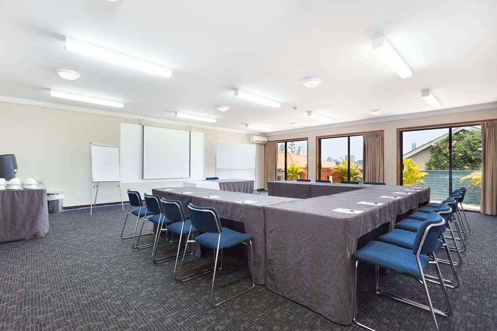 فندق Ramada By Wyndham Brisbane Windsor المرافق الصورة