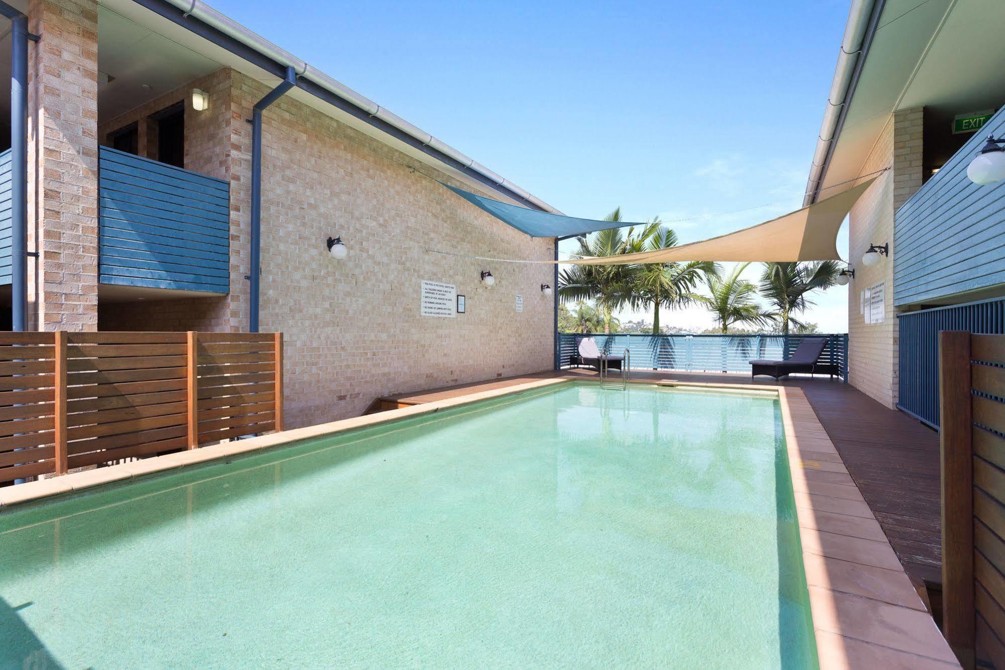 فندق Ramada By Wyndham Brisbane Windsor المظهر الخارجي الصورة